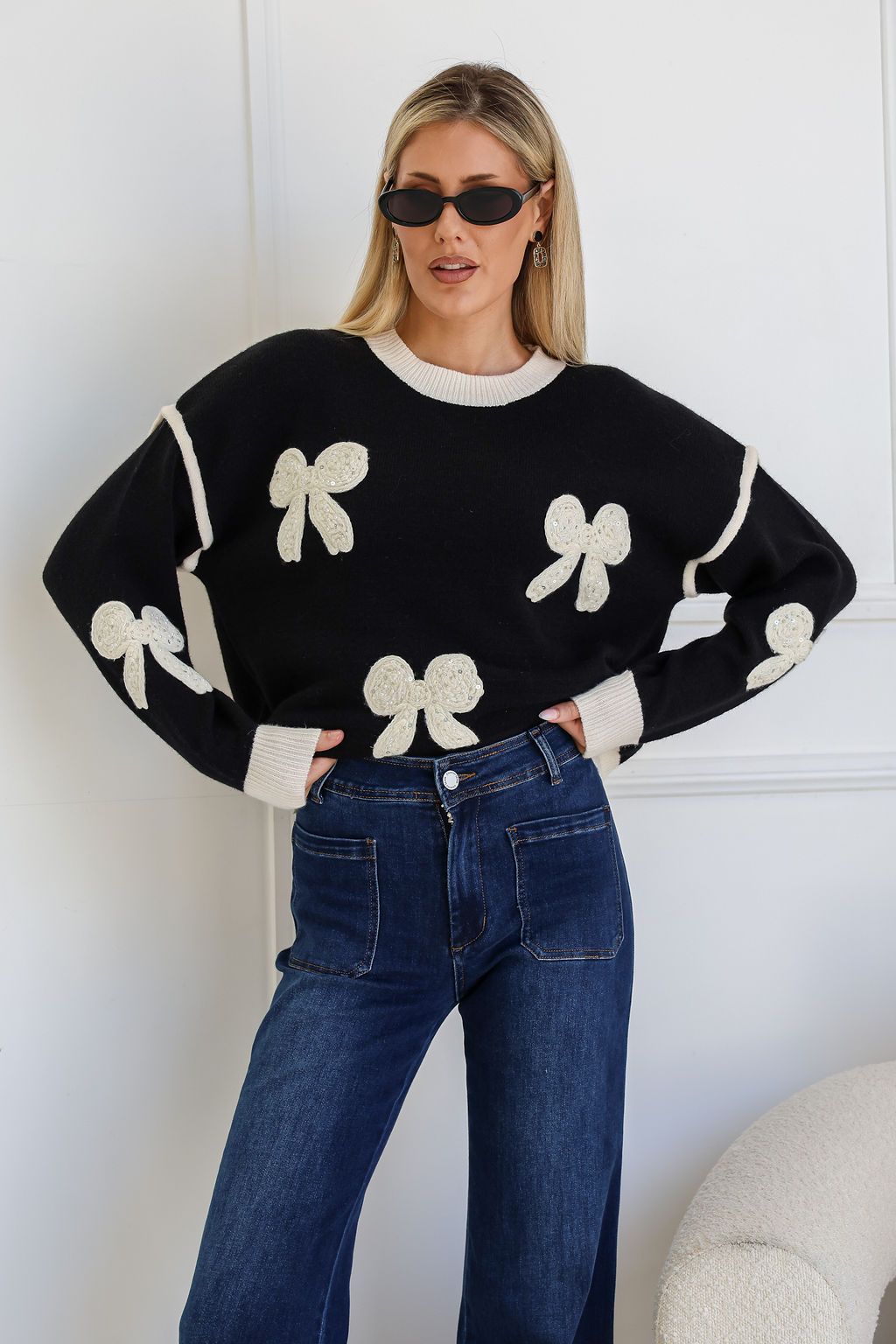 Bow knit, bow top, knitwear, ladies knitwear, black and white bow knit 